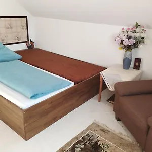https://pension-zum-sagebock.find-berlin-hotels.com